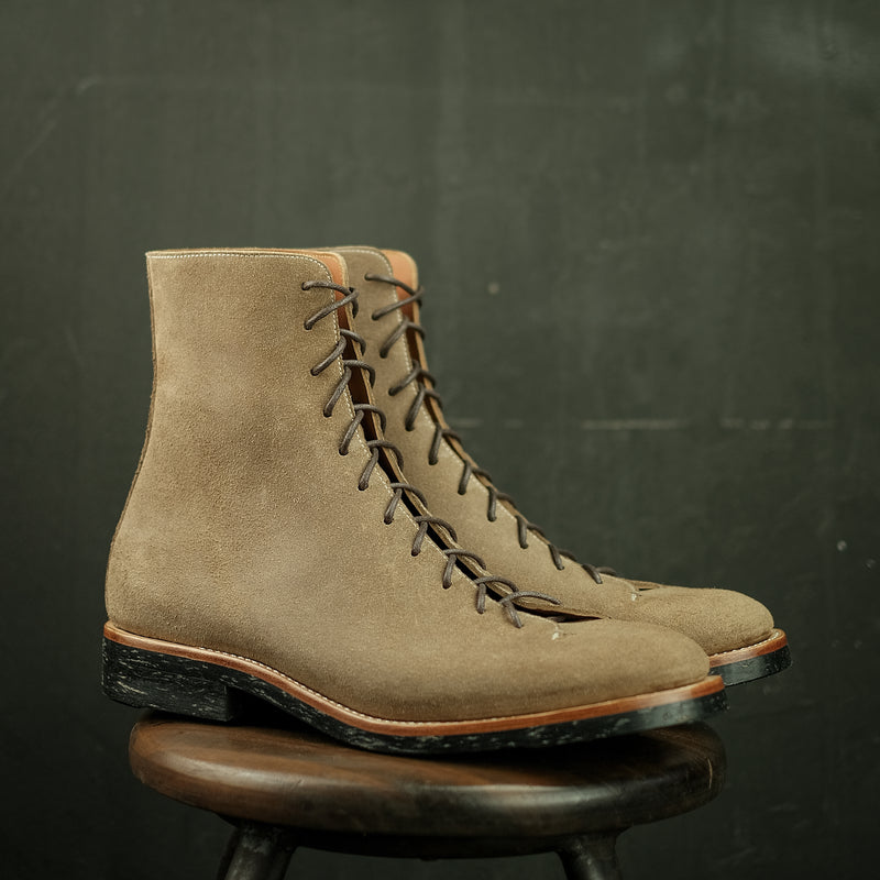 The Buck - Whole Cut Lace to Toe Rough Out Natural CXL [ Size 44 ]