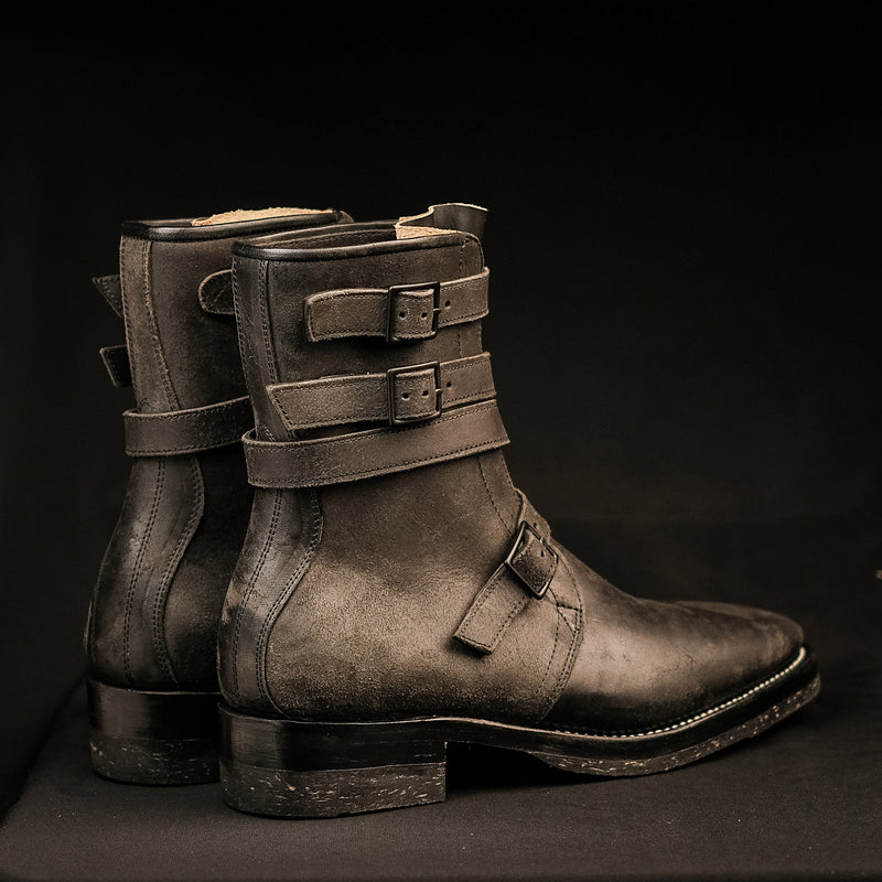 THE HANKER - BLACK REVERSE WAXED HORSEBUTT [ SIZE 42 ]